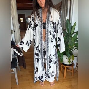 Billabong White and Black Floral Kimono Robe and Pants Matching Set